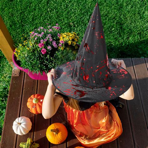 How to Make a Glimmering Pumpkin Witch Hat: A Beginner's Guide